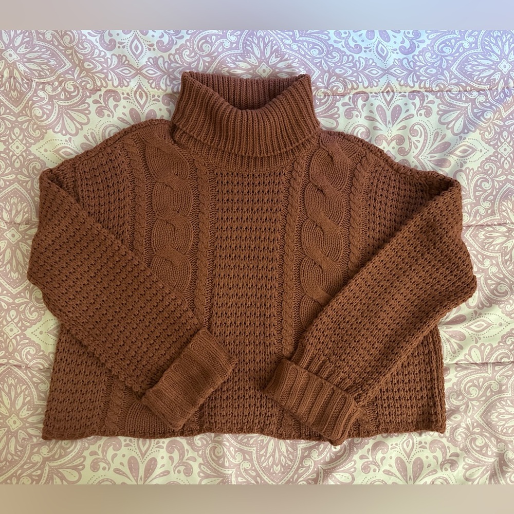 Chunky Cable knit Crop Sweater